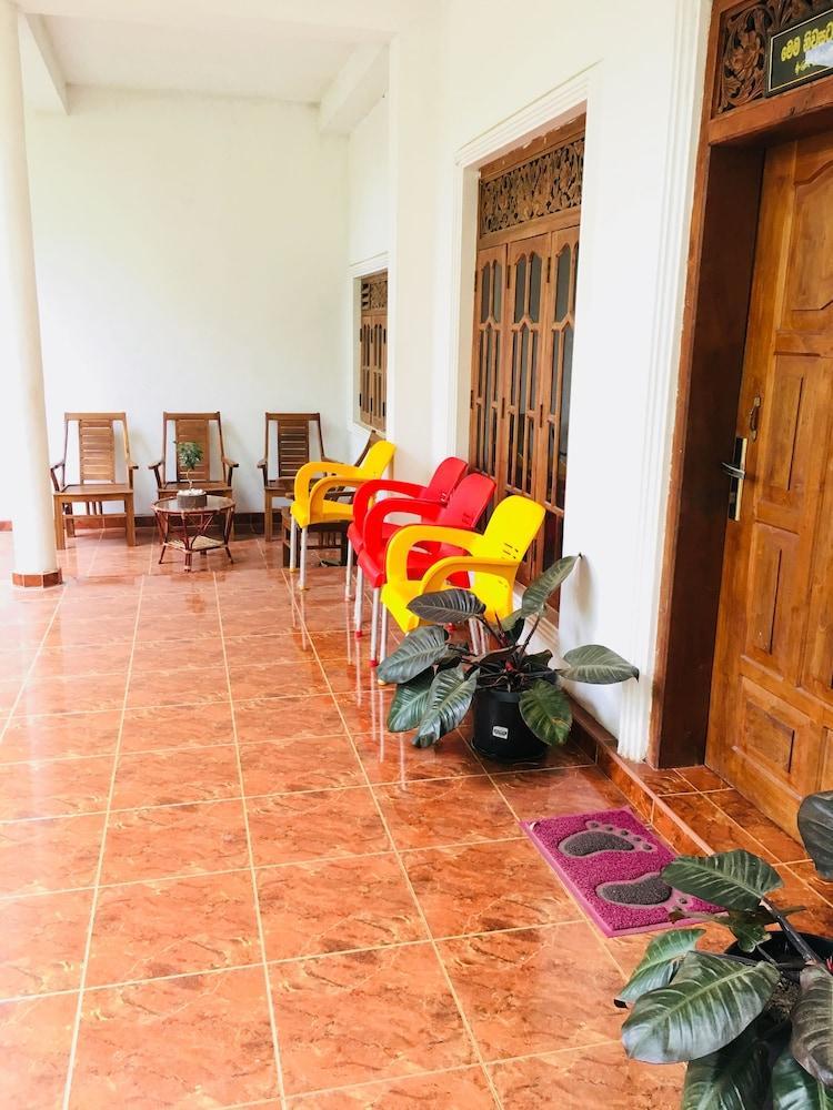 Sudu Neluma Home Stay Polonnaruwa Ngoại thất bức ảnh