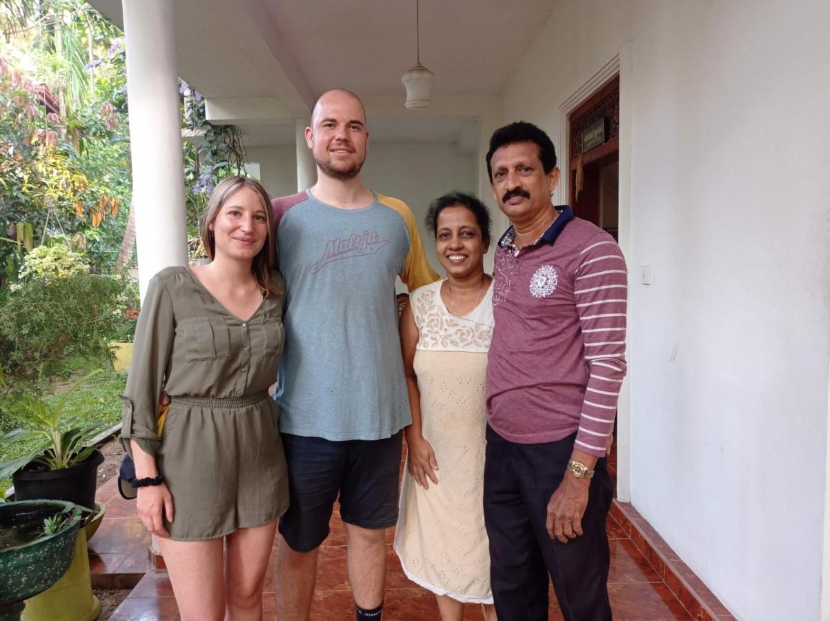 Sudu Neluma Home Stay Polonnaruwa Ngoại thất bức ảnh