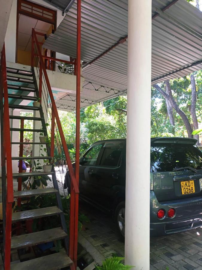 Sudu Neluma Home Stay Polonnaruwa Ngoại thất bức ảnh