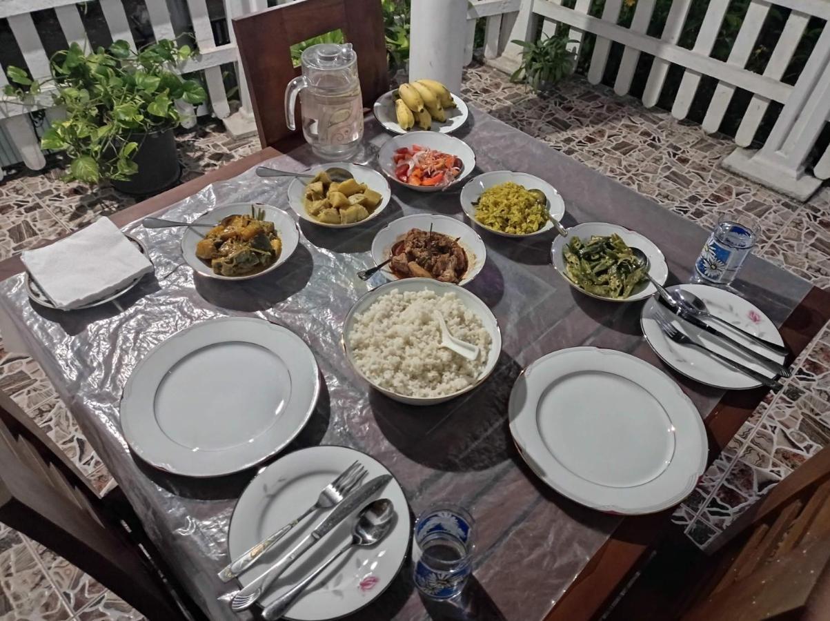 Sudu Neluma Home Stay Polonnaruwa Ngoại thất bức ảnh